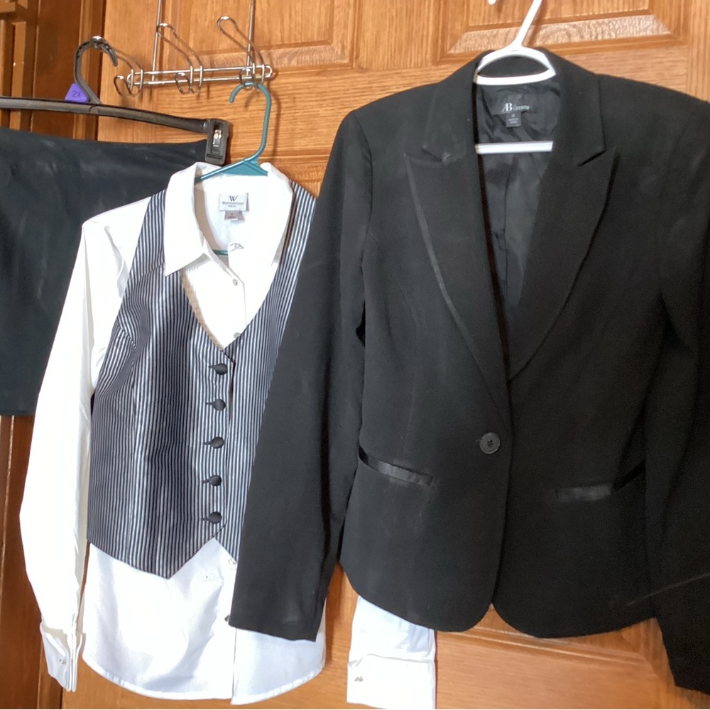 Tux ladies tux 4 pc. Set